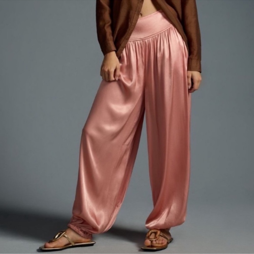 Anthropologie Silky Smocked Parachute Pants Satin Peach
Balloon Pants XLT